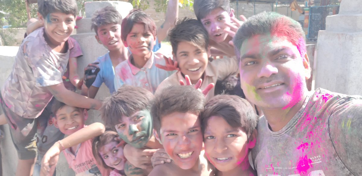 NarendraMeena94's tweet photo. होली के रगं 
          बच्चों के सगं
#HappyHoli https://t.co/DoQouGbdyh