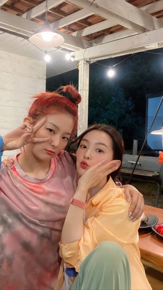 baechurenes's tweet photo. no cause seulgi and irene have been spending their birthdays together since irene was 19 😭 https://t.co/5rcRVrihSu