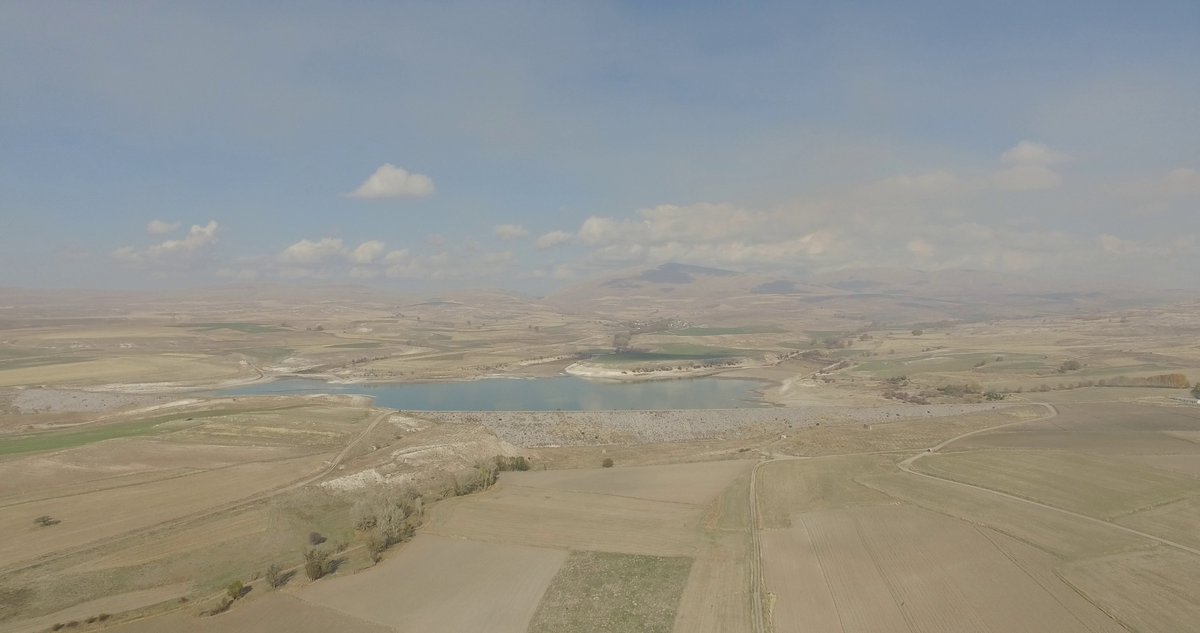 dsi_19_blgmd's tweet photo. #Sivas #Kangal #Bozarmut Göletin temelden yüksekliği 29 metredir. 4,30 milyon m³ su biriktirme hacmine sahip gölet, 10.100 dekar arazinin sulanmasına hizmet edecektir. https://t.co/zPDs5U5LYM