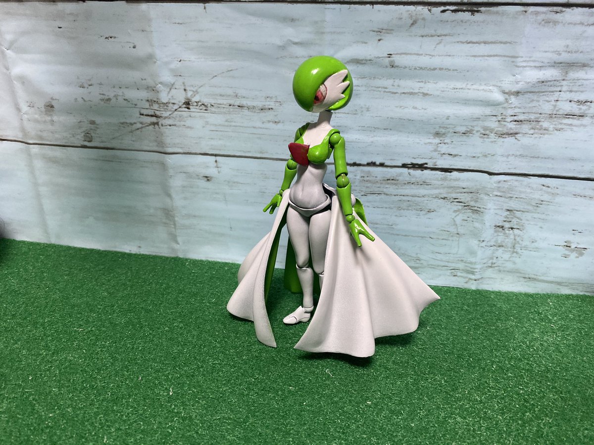 サーナイト　フィギュア 見た人も無言で緑髪美少女貼れ #ポケモン サーナイト！