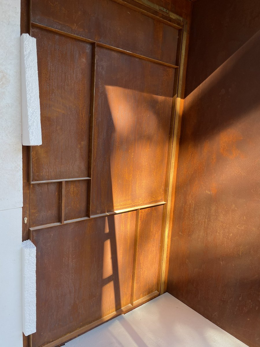 CastillaNavas's tweet photo. Hoy continuamos nuestro montaje en acero corten, ya se va viendo color,@cealca https://t.co/s56sSYFubU