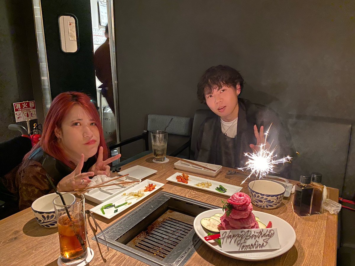 Super Sma Influencer Meg Megumi Tomura 誕生日の当日 渋谷パルコ 肉 ケーキ Kintan でーと 健常者彼氏 車いす彼女