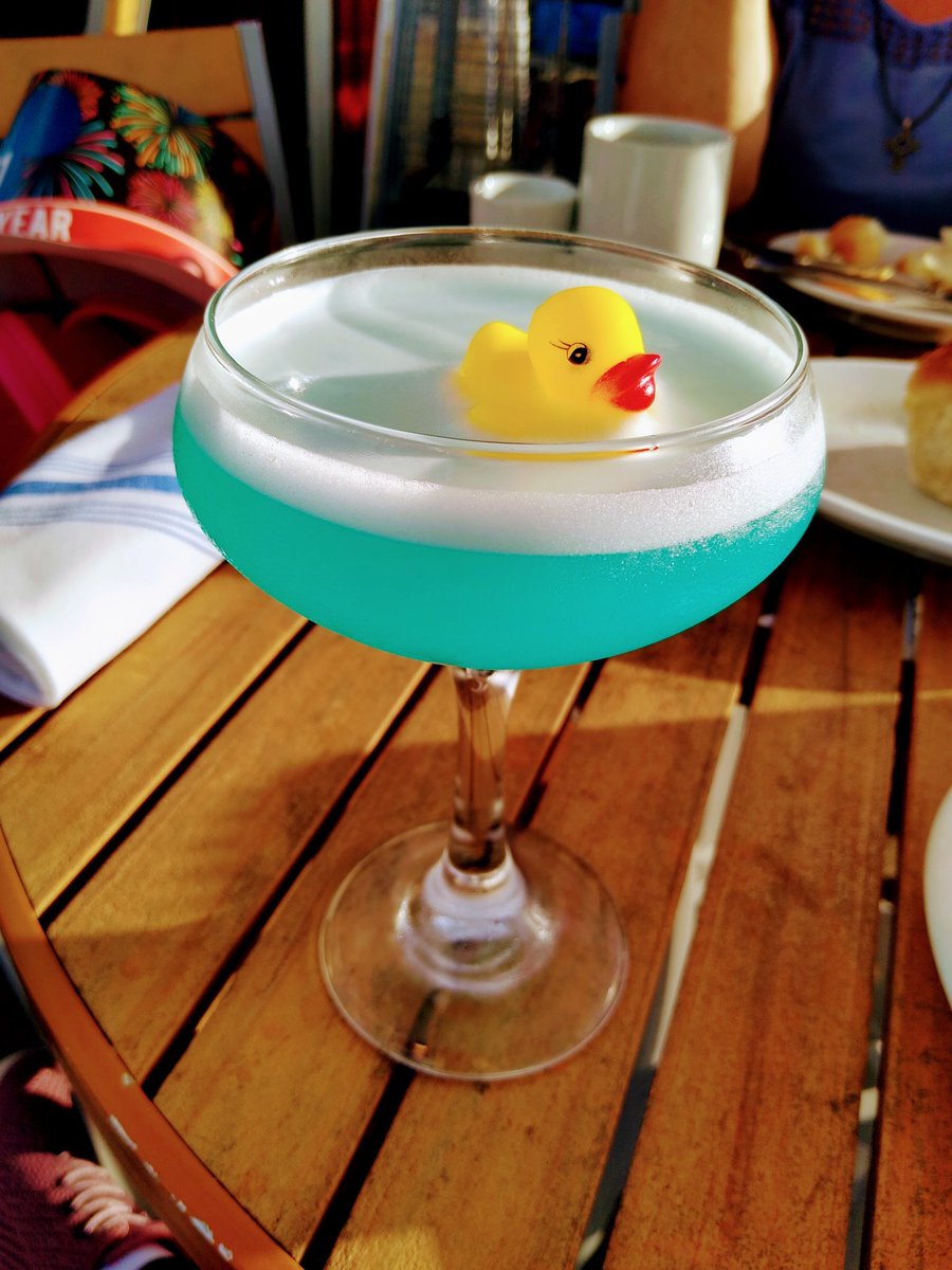 AshDYoung's tweet photo. the lucky duck cocktail. i’ll take 2 https://t.co/C4HpCvoMzy