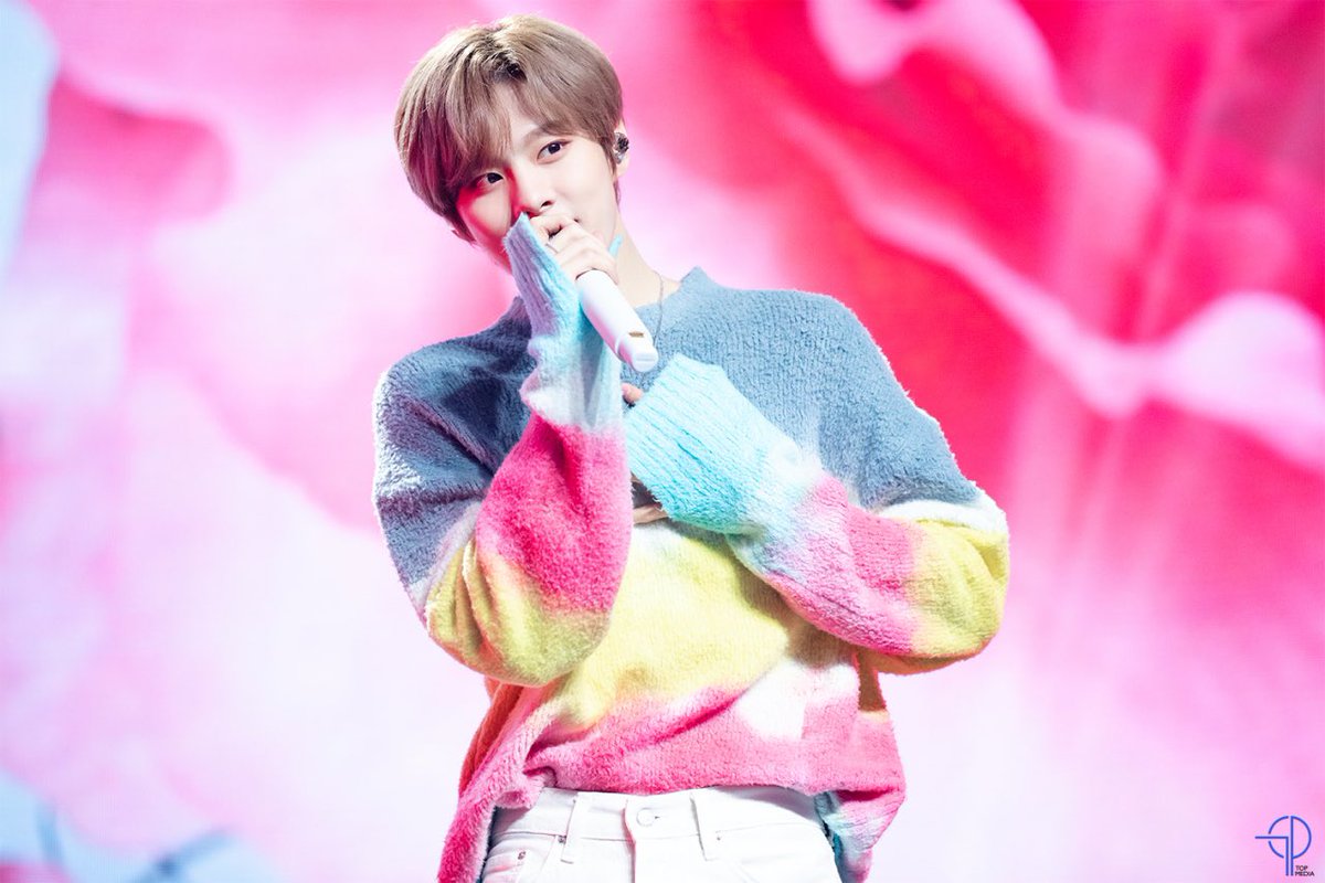 withws1027love_'s tweet photo. N423 팬미팅 기사 사진 #김우석 ❣️ https://t.co/uvRAtaJF2S
