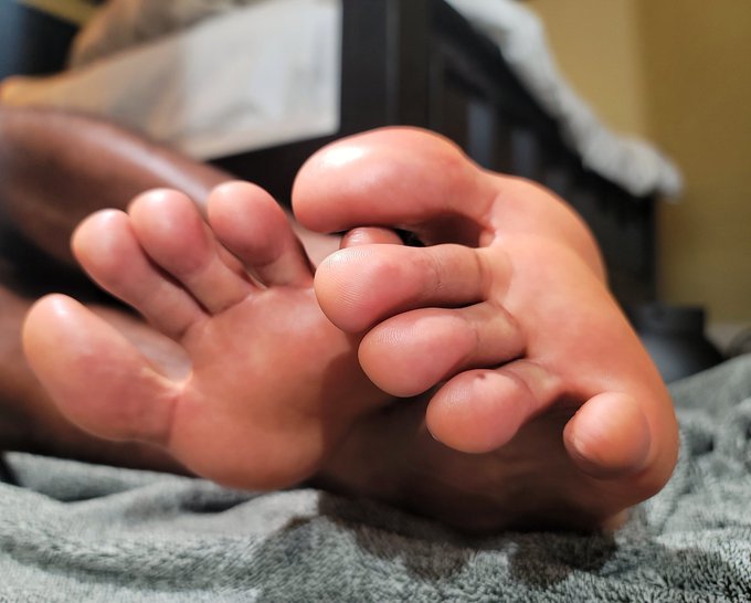 Watch Foot Bae's leaked NSFW photo on TwXstars