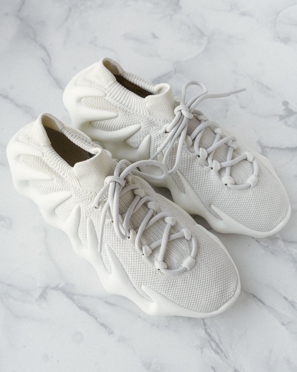 TyDilla's tweet photo. Yeezy 450 https://t.co/QIWZszeA9t