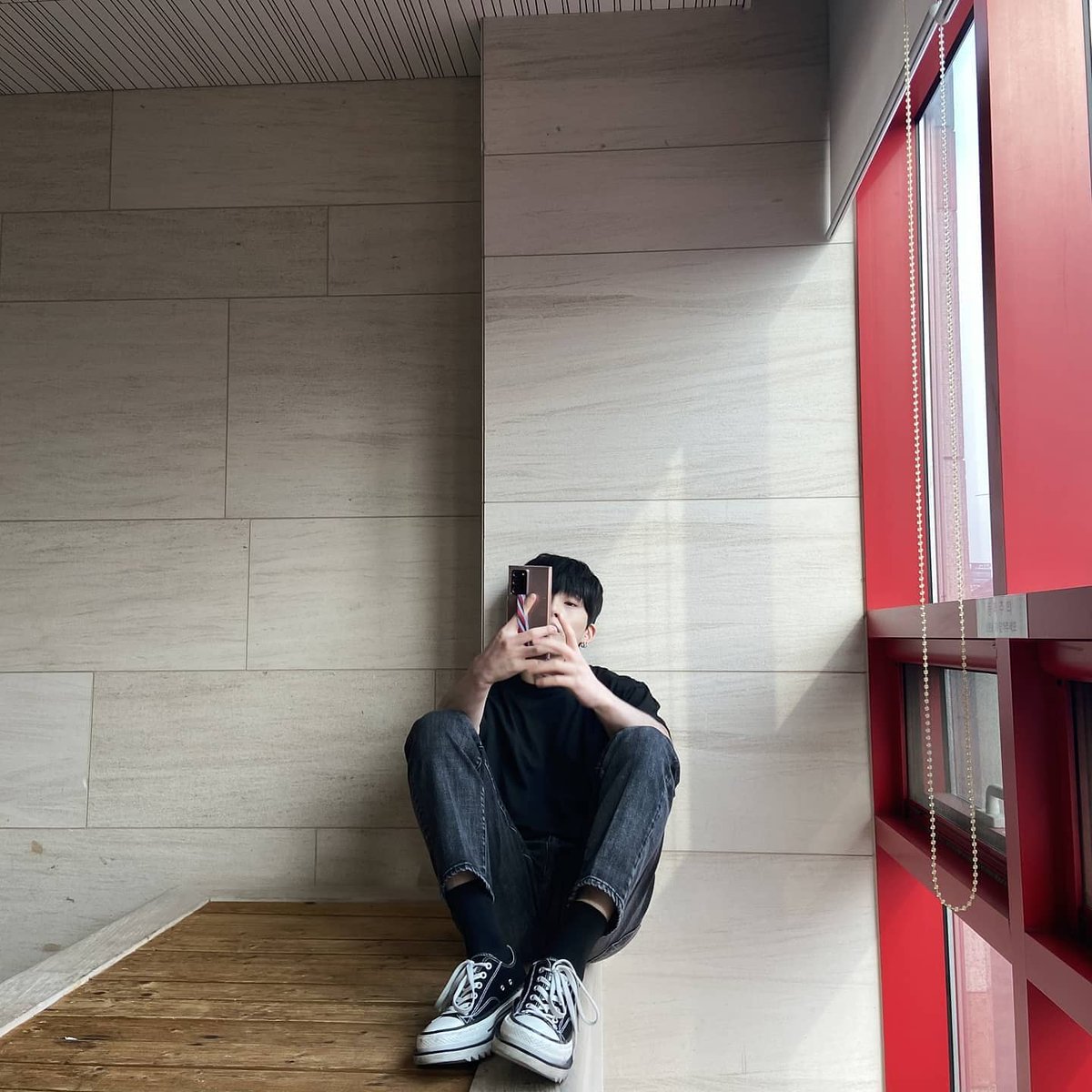 Noir__official's tweet photo. 오늘 하루도 화이팅!!!
#느와르 #noir #김시헌 #시헌 #화이팅👊 https://t.co/VhLpZxLyM4