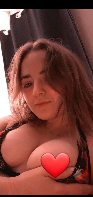 Go check out my onlyfans! https://t.co/szPfezRNLy https://t.co/aRDMHqBX0c