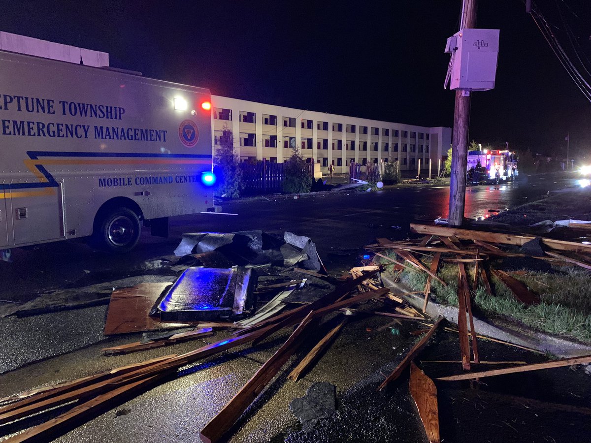 NeptuneOEM's tweet photo. New York Ave is closed in the area of Americas Best Value Inn due to significant storm damage. The inn has been evacuated due to significant structural damage. Roads in the area are closed due to debris, downed wires, and damaged vehicles. One minor injury.

#NeptuneAlert https://t.co/SxfK4DPRyi
