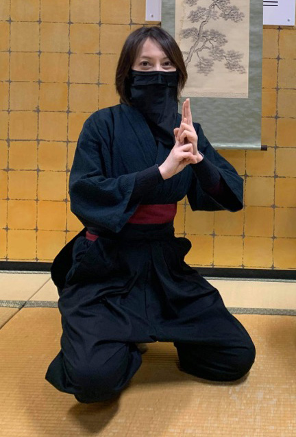 sakuantei's tweet photo. 都内にある忍者ゆかりの史跡を忍装束で歩く!忍者ウォーク #ninjawalk に参加してきました。コロナの影響で規模縮小&4ヶ月の延長の末の待ちに待った開催です。忍者集団を見かけた人はいたかしら?久しぶりの忍務でした🥷友忍にも会えた😊 https://t.co/t9sjhBGZyY