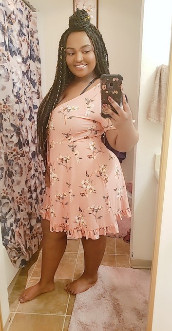 Going out with my close girlfriend Sierra for some #drinks definitely going to get something yummy like<a href="/tag/yay"class="tags"><span>#yay</span></a><a href="/tag/pink"class="tags"><span>#pink</span></a><a href="/tag/drinks"class="tags"><span>#drinks</span></a><a href="/tag/prettyinpink"class="tags"><span>#prettyinpink</span></a><a href="/tag/newoutfit"class="tags"><span>#newoutfit</span></a>