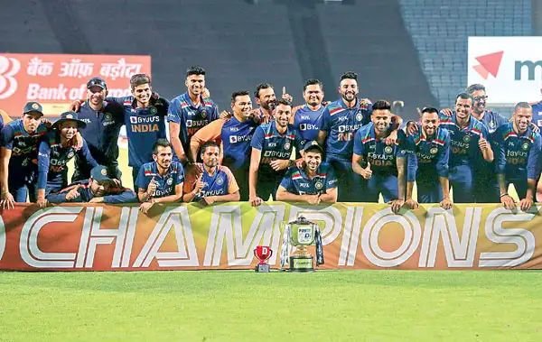NalgondaCop's tweet photo. #INDvsEND
Congratulations #Teamindia champion's of all #threeformats. https://t.co/A79mtdSBOh