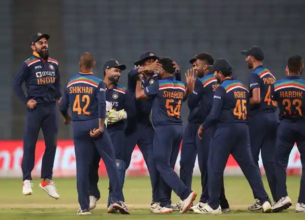 NalgondaCop's tweet photo. #INDvsEND
Congratulations #Teamindia champion's of all #threeformats. https://t.co/A79mtdSBOh