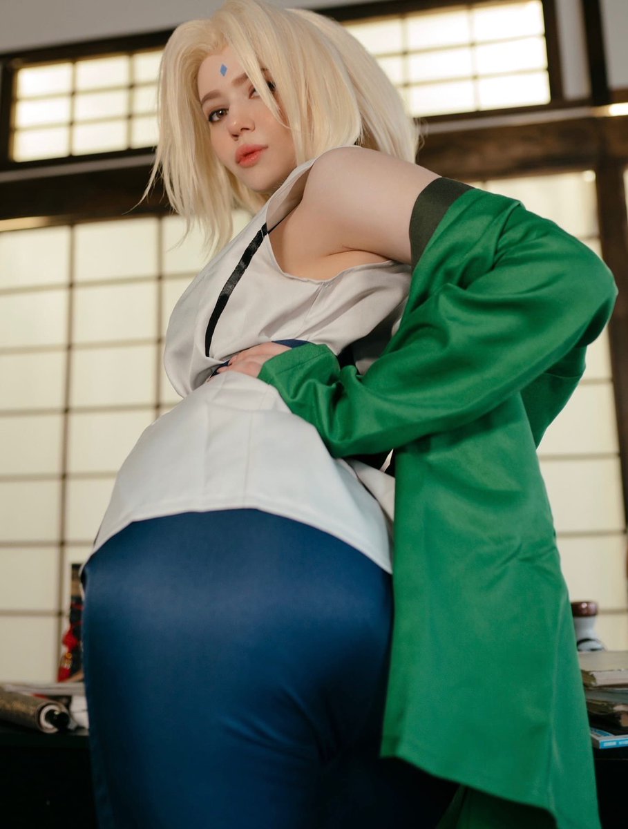 Today is a hot day, isn’t it? #cosplay #tsunade #NARUTO.