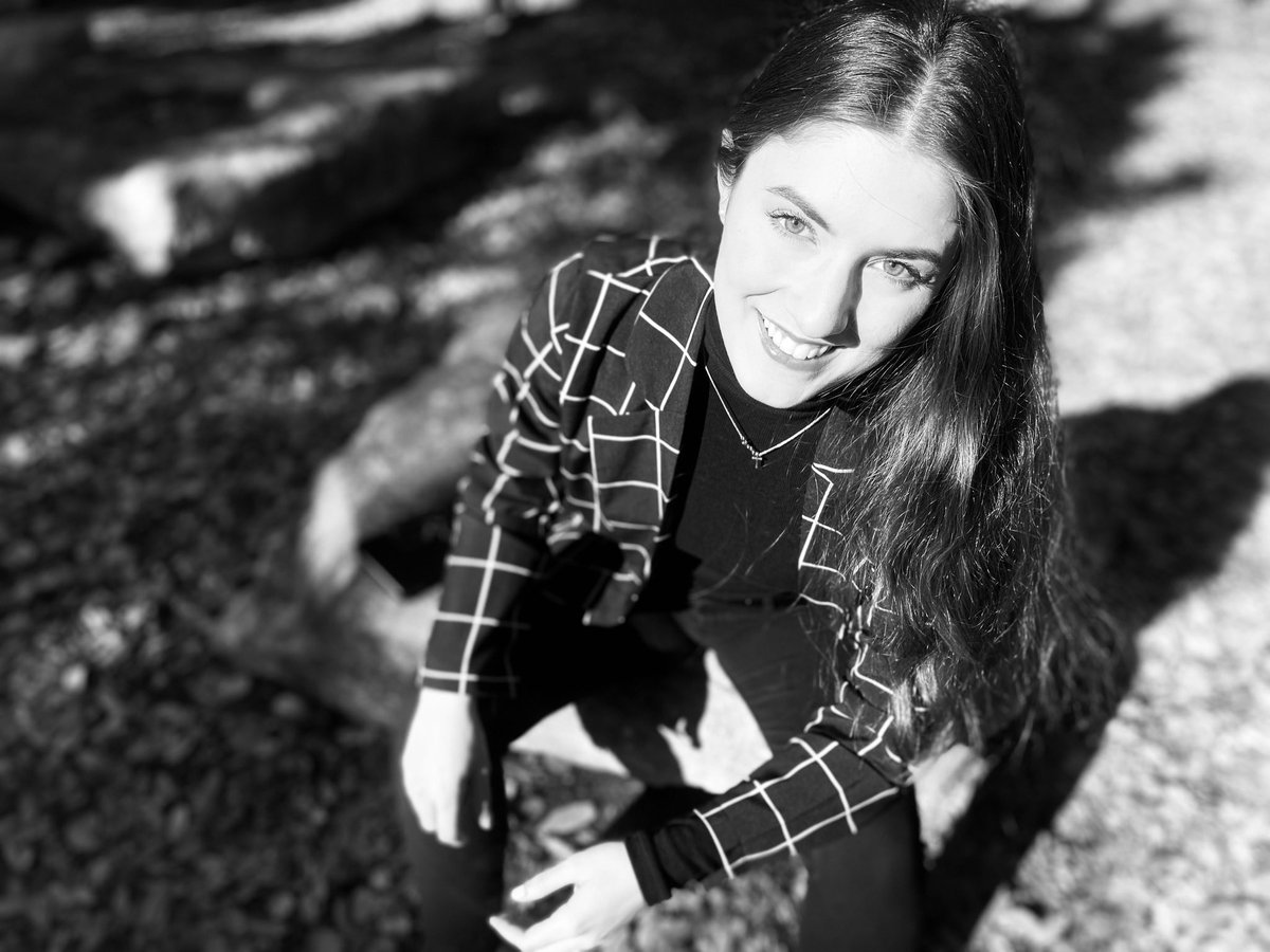 Emily_ThePoet's tweet photo. Life is such a blessing. Some days, I am grateful for getting out of bed. Other days, I am grateful to spread positivity to others. I wish you all love, inner peace, and true happiness. Thank you all for joining me on this journey. Welcome to the family. 💜 #bookcomingsoon #fyp https://t.co/DKiLx4jyJT