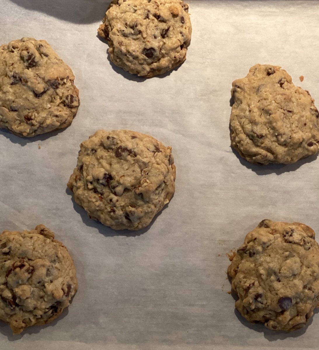 dr_mcglitter's tweet photo. Thank you @DoubleTree for releasing the cookie recipe last year ... it’s my “fancy” sharing recipe #BestCookieEver #hilton #DoubleTreeCookies ❤️🍪👏🏼👏🏼👏🏼 https://t.co/wBa0hqZmH4