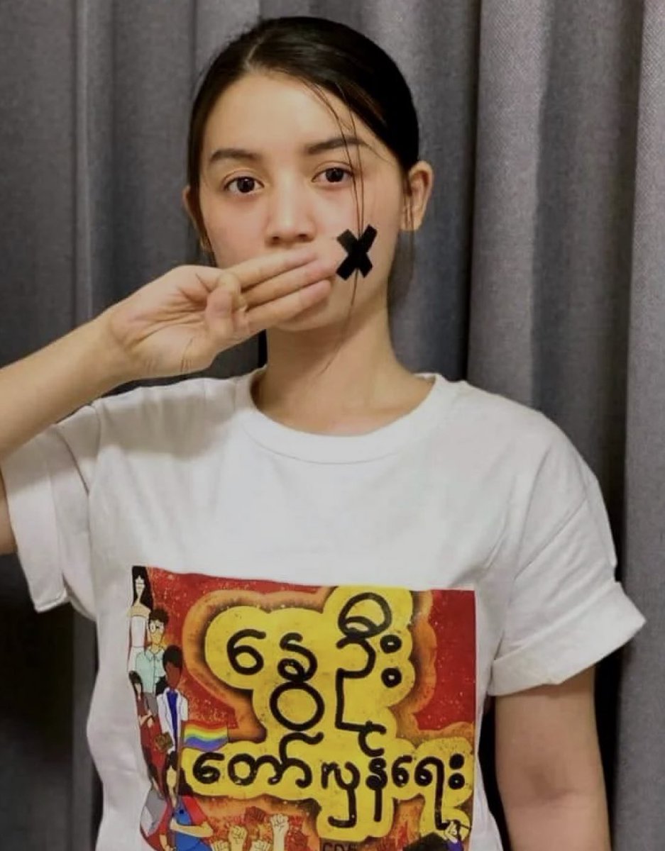 6PBqg6FWzk5HkRi's tweet photo. 緬甸人民在反抗獨裁軍政府的濫殺無辜群眾，他們以特殊的手勢代表了團結抗暴的決心，復國運動也應該尋求一個共同手勢，代表全球中國人的復國運動，誰能建議一下，什麼手勢能展現我們復國決心。 https://t.co/orMbLBN2au