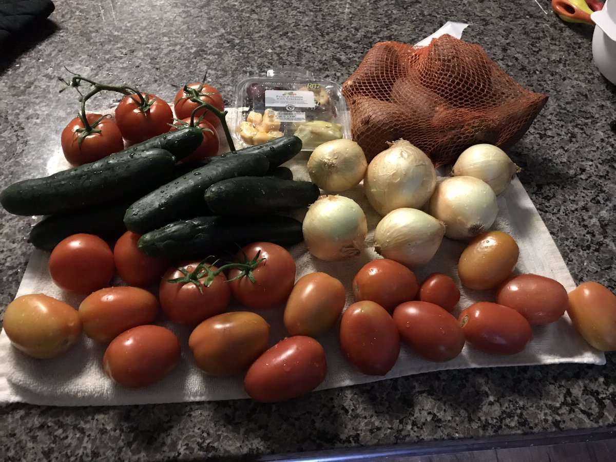 dumpstersaves's tweet photo. Full haul video tomorrow! 

#dumpsterdiving #dumpsterdive #dumpsterdiver #dumpster #mutualaid #endhunger #foodwaste #zerowaste #lesswaste #reducewaste #dumpsterdivewithme https://t.co/zJQG5klnFm