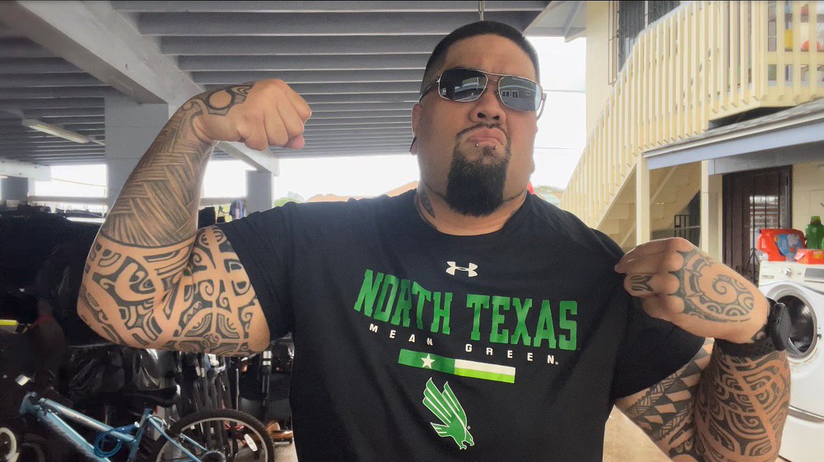 KahaleBeazley's tweet photo. Thank You Ma Lion @BeazleyKapua For My Bday Gift, Your Time Will Come Soon And I Can’t Wait To See you Smash On The Fukn Court 👊🏾. Keep Rehabbing Hard, Daddy Luv You!!! #gmg https://t.co/SWDAoA65ch