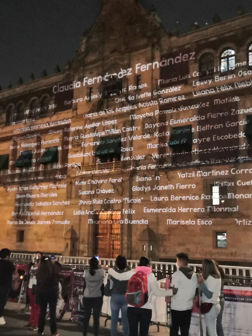 amnistiamexico's tweet photo. Acción antimonumental de memoria. #CDMX @antimonumenta https://t.co/UGj8bUZGLC