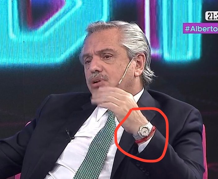litenpuppe's tweet photo. Exijo una explicación no conspirativa de esto https://t.co/3A4c8SGvVJ