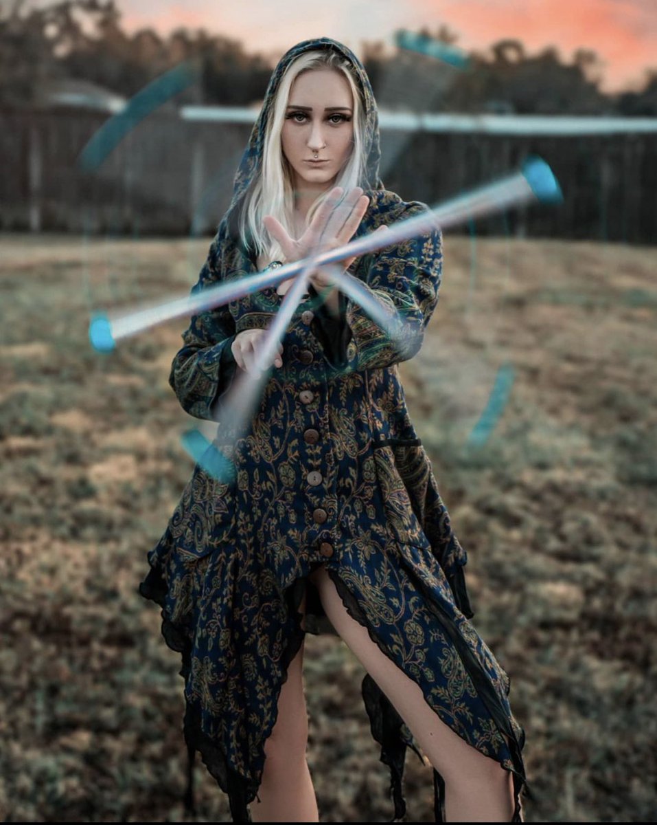paigeygotswagg's tweet photo. Use some magic 🪄 💫
.
.
.
📸@savageafs_
@MoodHoops @FairyClothing
#fairythings #leviwand #flow #vibes https://t.co/c07GbADsDn