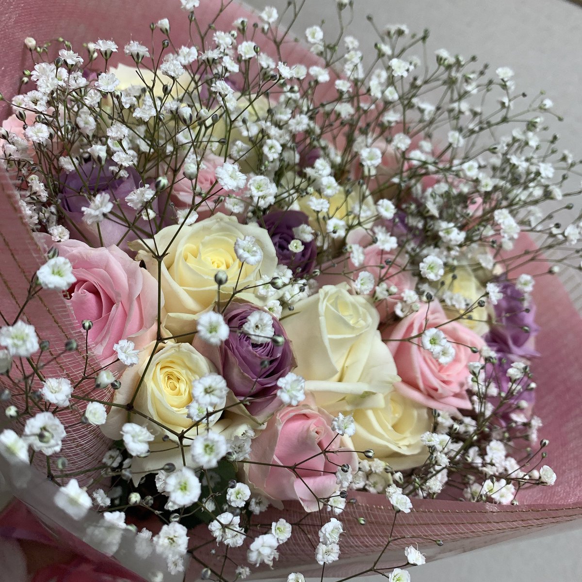 harunaharuna__'s tweet photo. ファンの方から
お誕生日のお花いただいた🤭❤️

番組終了と、お誕生日が重なって
部屋がお花畑になってる
かわいい🥺 https://t.co/7ffDGWFyzW