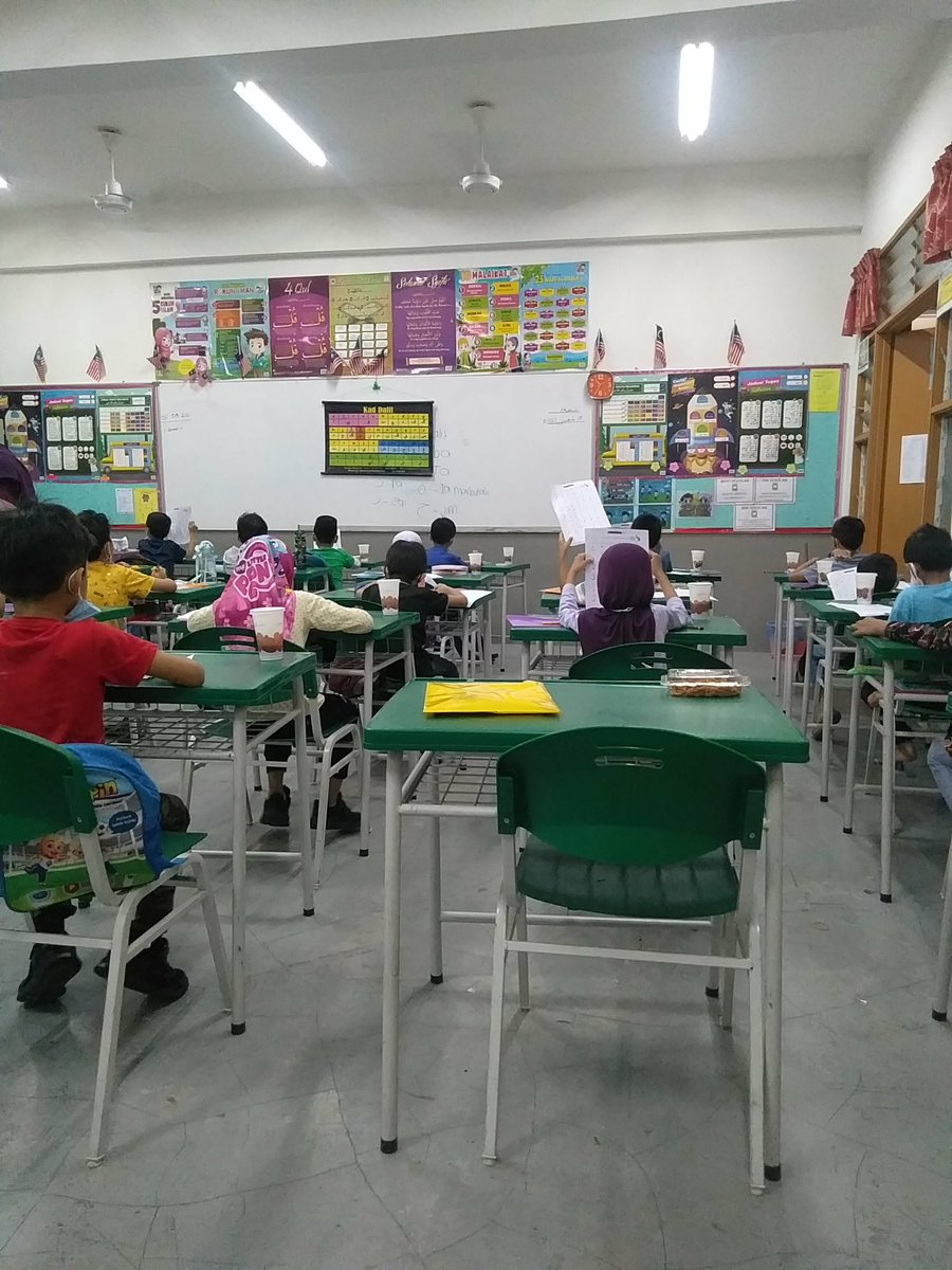 hbqowiy's tweet photo. Semua kerjaya masing-masing ada cabarannya. Tak perlu tuding jari jika ada kesalahan, cuba untuk muhasabah diri sentiasa. Yang penting betulkan niat tu sentiasa😊 #bakalguru https://t.co/HGaFvrDuG2