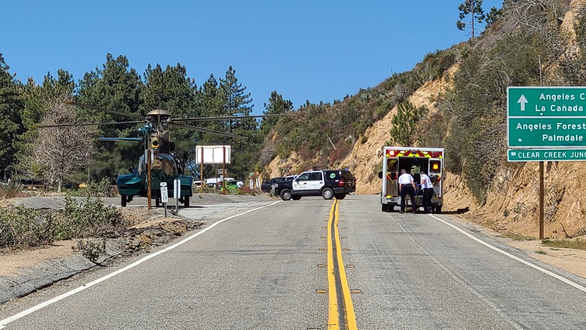 MontroseSAR's tweet photo. Stats for today:

• Several hours of training
• Four call outs
1: Assist another agency
2: A fall victim at Switzer’s Parking Lot
3: A lower leg injury in Bear Canyon
4: Two overdue hikers

While it was a tiring day for our team, we stand ready to help.  

#LASD https://t.co/ha0xRtSgCx