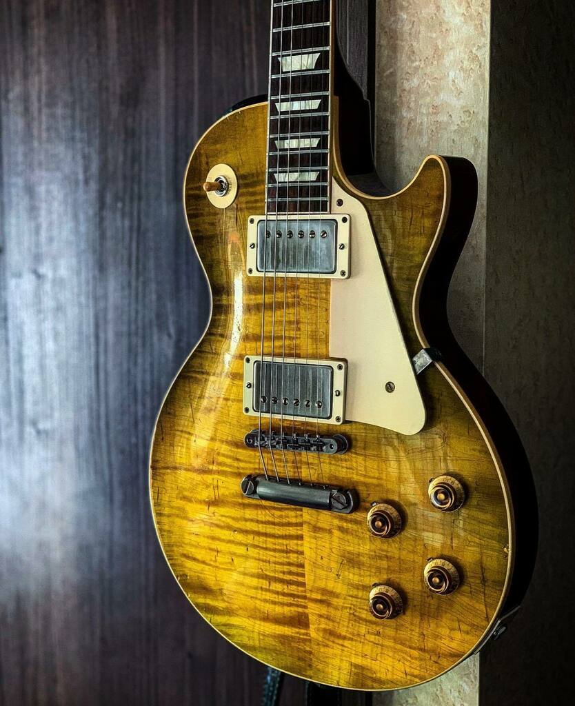 studio33guitar's tweet photo. 1959 60th Anniversary Murphy Aged Gibson Les Paul from @arkay_oldman #gibsunday #gibson #gibsonguitars #gibsonlespaul #lespaul #1959lespaul #studio33guitar #guitar https://t.co/BIqy71lWDv https://t.co/TKJmzWRol1