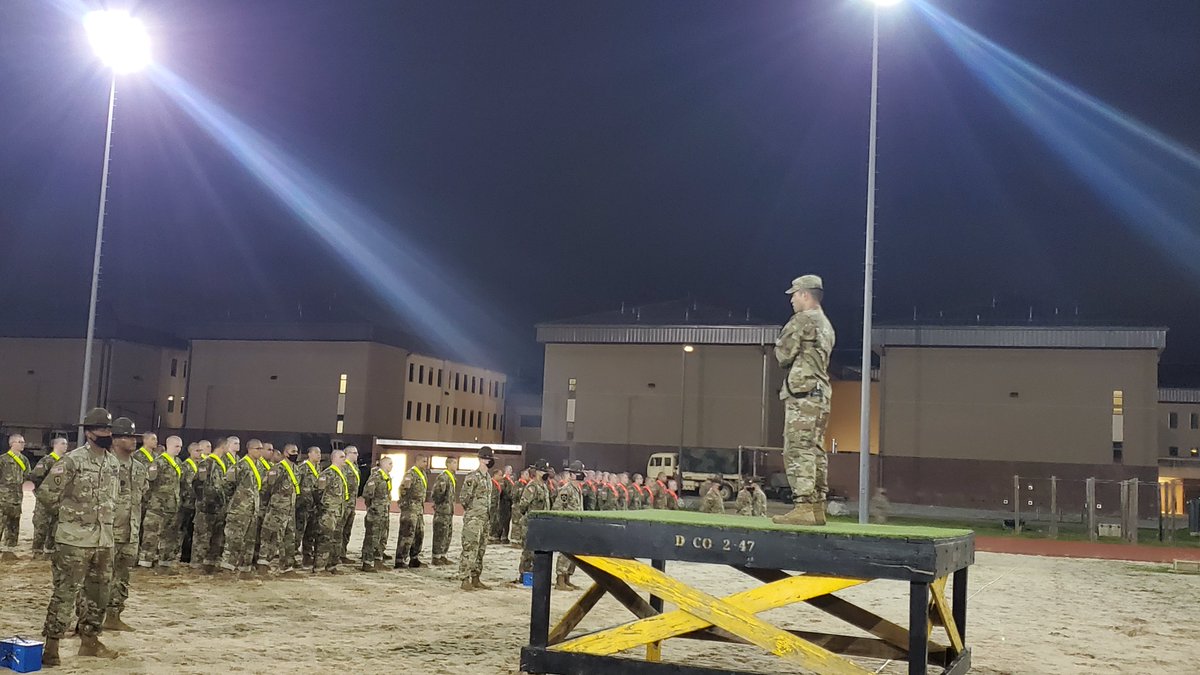247_panthers's tweet photo. B CO/2-47IN Drill Sergeant’s lead and inspire 93 Infantry Trainees  through the First 100 yards.#ConcurringCOVID #PNQ #VictoryStartsHere #FollowMe #BrillianceInTheBasics
#CultureOfExcellence 
@197SLEDGEHAMMER
@TRADOC 
@USArmy
@FortBenning
@Dave_Hodne
@PatDonahoeArmy https://t.co/OylIDdCr4x