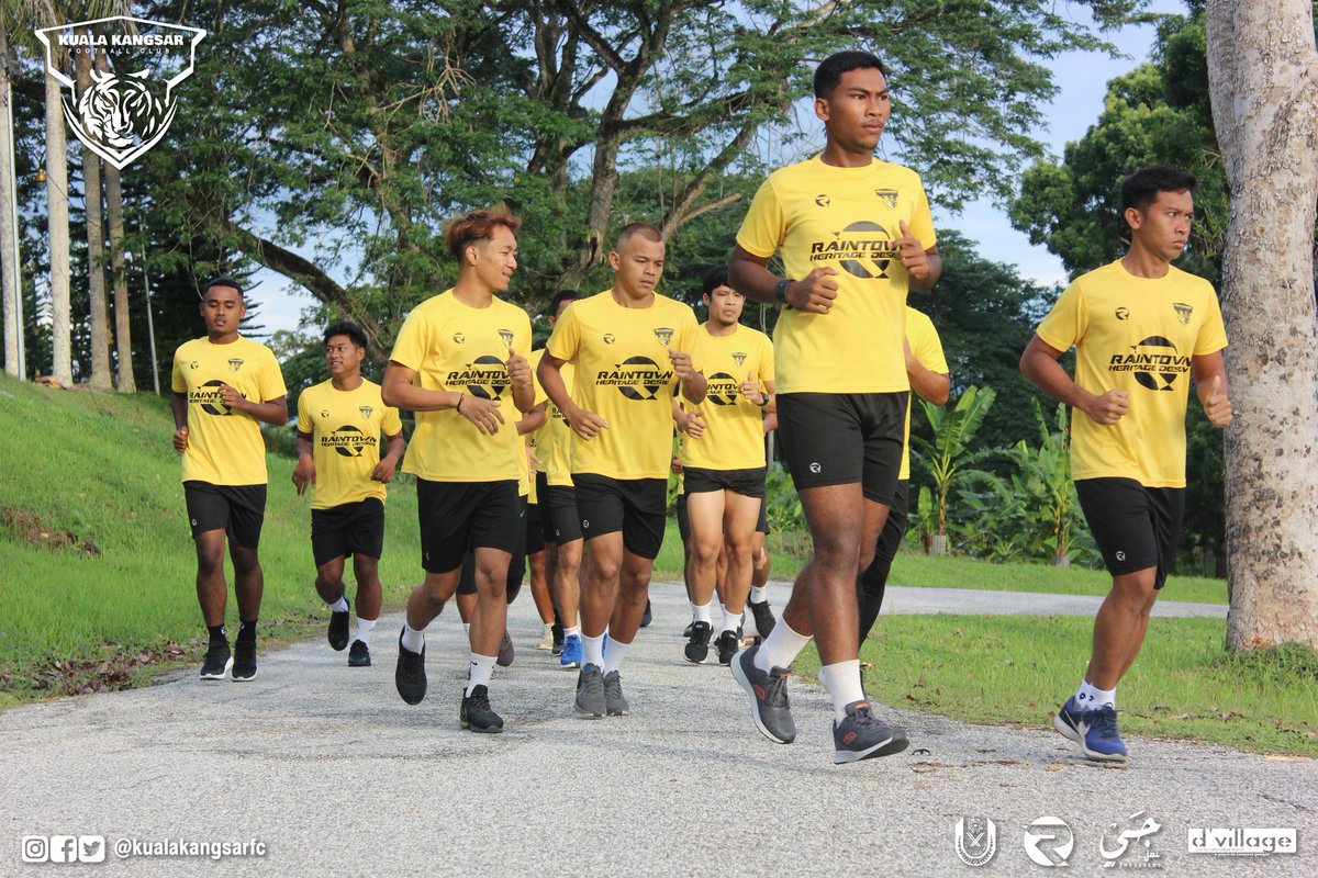 kualakangsarfc's tweet photo. LATIHAN KECERGASAN KKFC 29 MAC 2021
_____
Aksi sekitar sesi latihan kecergasan KKFC yang berlangsung di Padang Kawad, Kuala Kangsar.
_____
#KKFC
#ROAD2M3
#NOFEAR
#GEMPOYEOPGEMPO
#KITAJAGAKITA https://t.co/6AwnBkR9vl