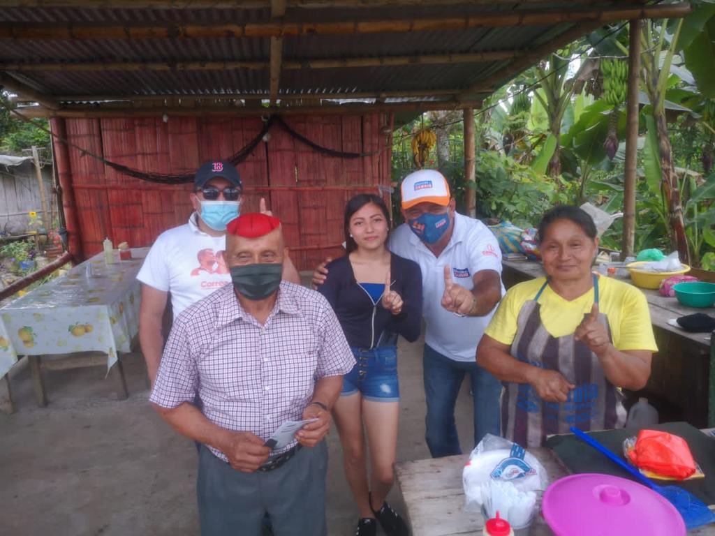 GC_Ecuador's tweet photo. Generación del Cambio #SantoDomingo socializando puerta a puerta el #PlanRural en #PuertoLimon .
La reducción de las cadenas de intermediación, 220.000 ha. Riego tecnificado, 2.200 Millones en créditos
@ecuarauz @rabascallcarlos @MashiRafael @enriquemenoscal @henry_caceresr https://t.co/tU4dYtUwZA
