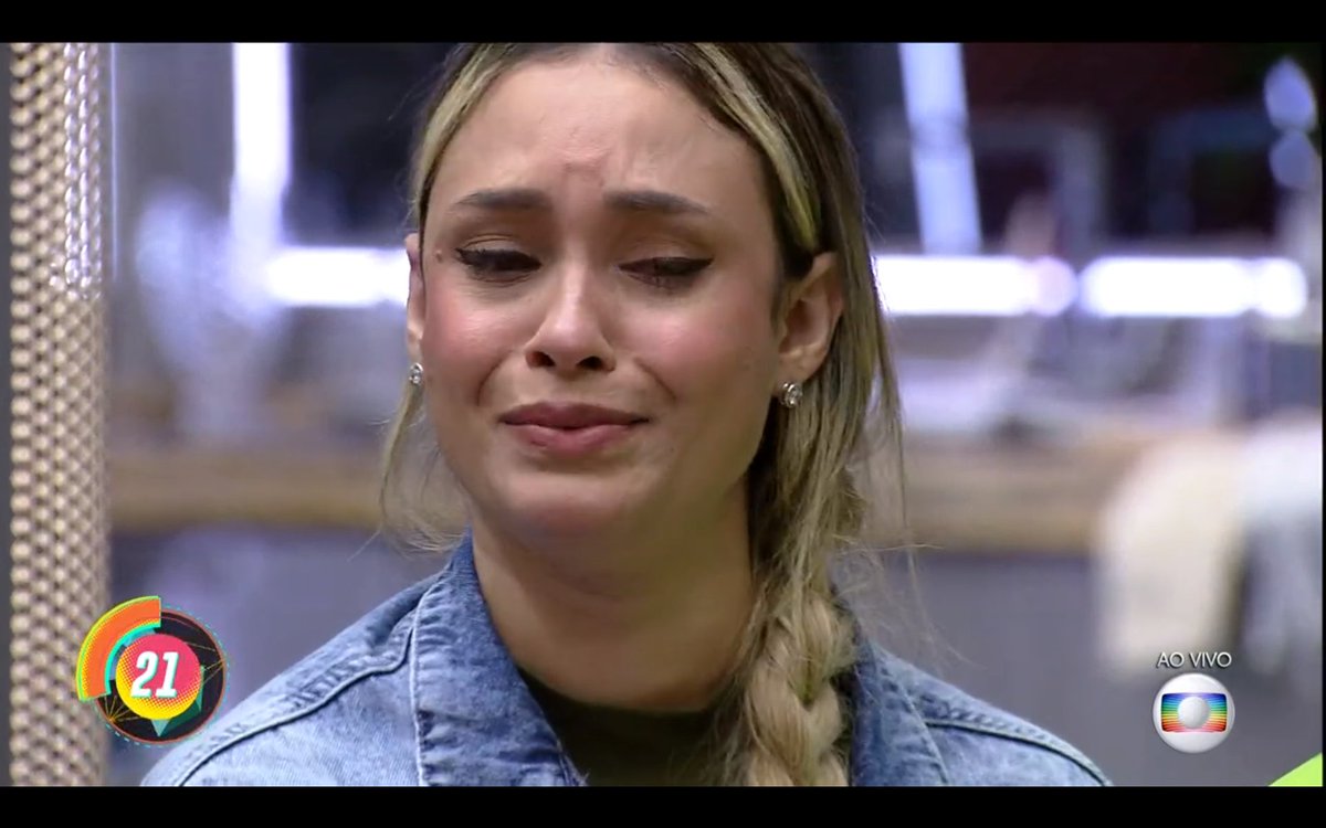 Enxuga as lágrimas, Sarah, senão Gilberto acha que é VT. #BBB21