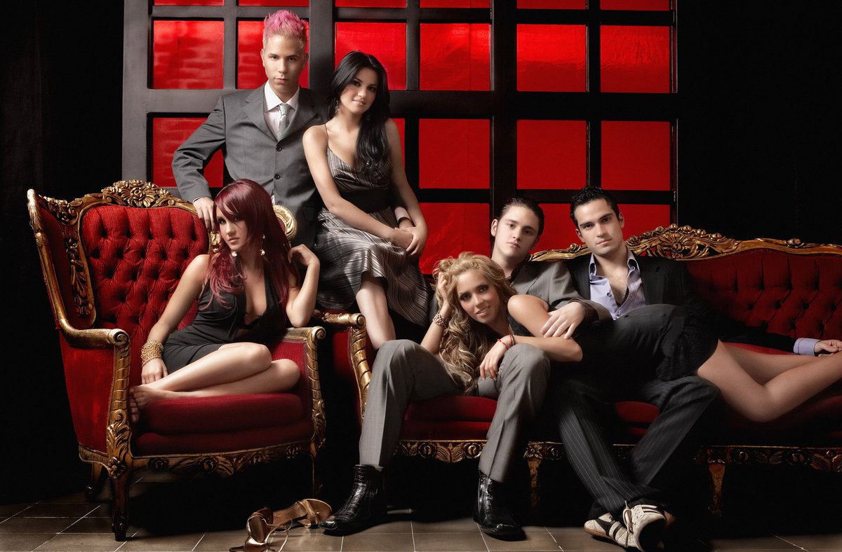 RBDFansMexico's tweet photo. Espere 12 años para volver a ver un concierto de RBD. Y solo puedo decir que ha válido la pena casa puto segundo. 

#SerOParecer2021 https://t.co/Q8FWgpCgkt