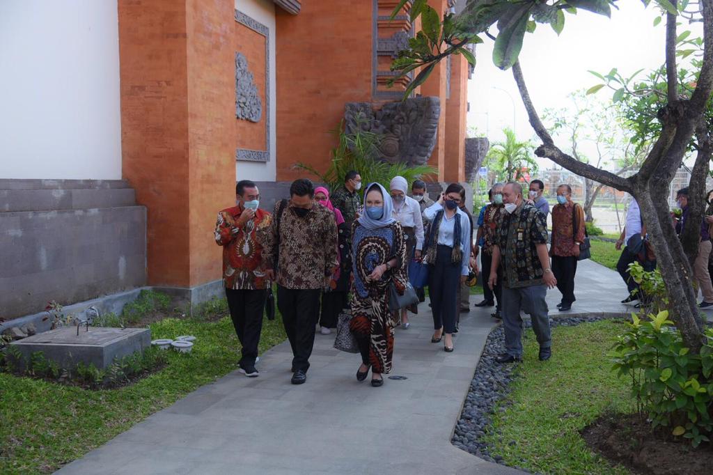 dewiasmara_id's tweet photo. Kunjungan kerja spesifik komisi IX DPR RI terkait dampak pandemi covid 19 dan efektivitas program jaminan sosial pemerintah pusat khususnya pariwisata di Kab. Badung, Bali.

#dewiasmara #sukabumi #golkar https://t.co/1t33d8z2p8