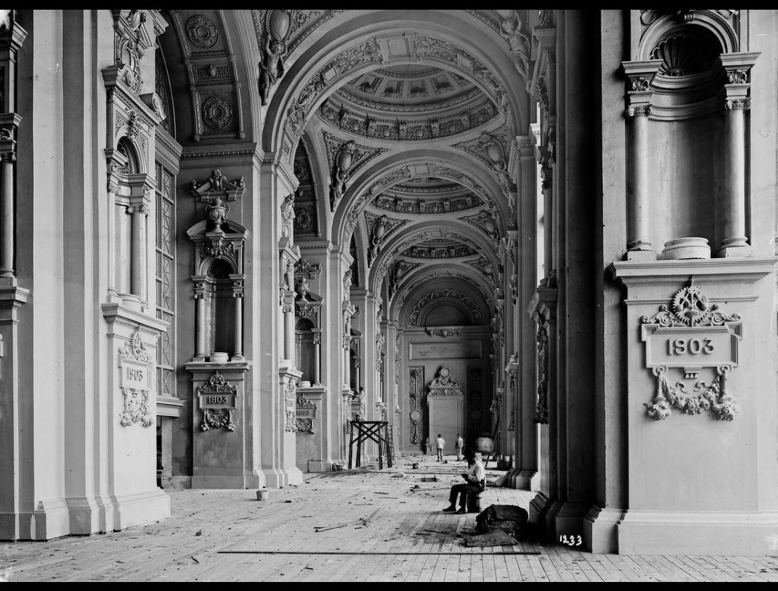 unduhcuvuhbruh's tweet photo. Worlds fair 1904 when it was “under construction” 

Good lord. https://t.co/wsFPVmDTkl