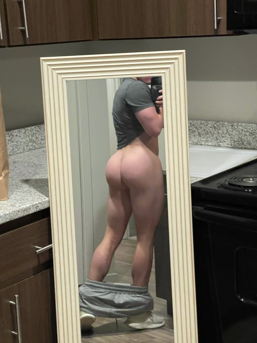 likeliterallyno's tweet photo. Bubble butt! https://t.co/3pfBTDEue5