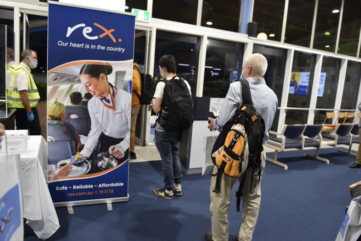 RexAirlines's tweet photo. This morning at 06:30 am, Rex inaugural flight from Coffs Harbour to Sydney! Cupcakes and goodies were given out to the passengers boarding ZL6413. What a great kickstart for the day! π
#rexfirstflight #rexinaugural #rexregional https://t.co/wmYlWsXQmK