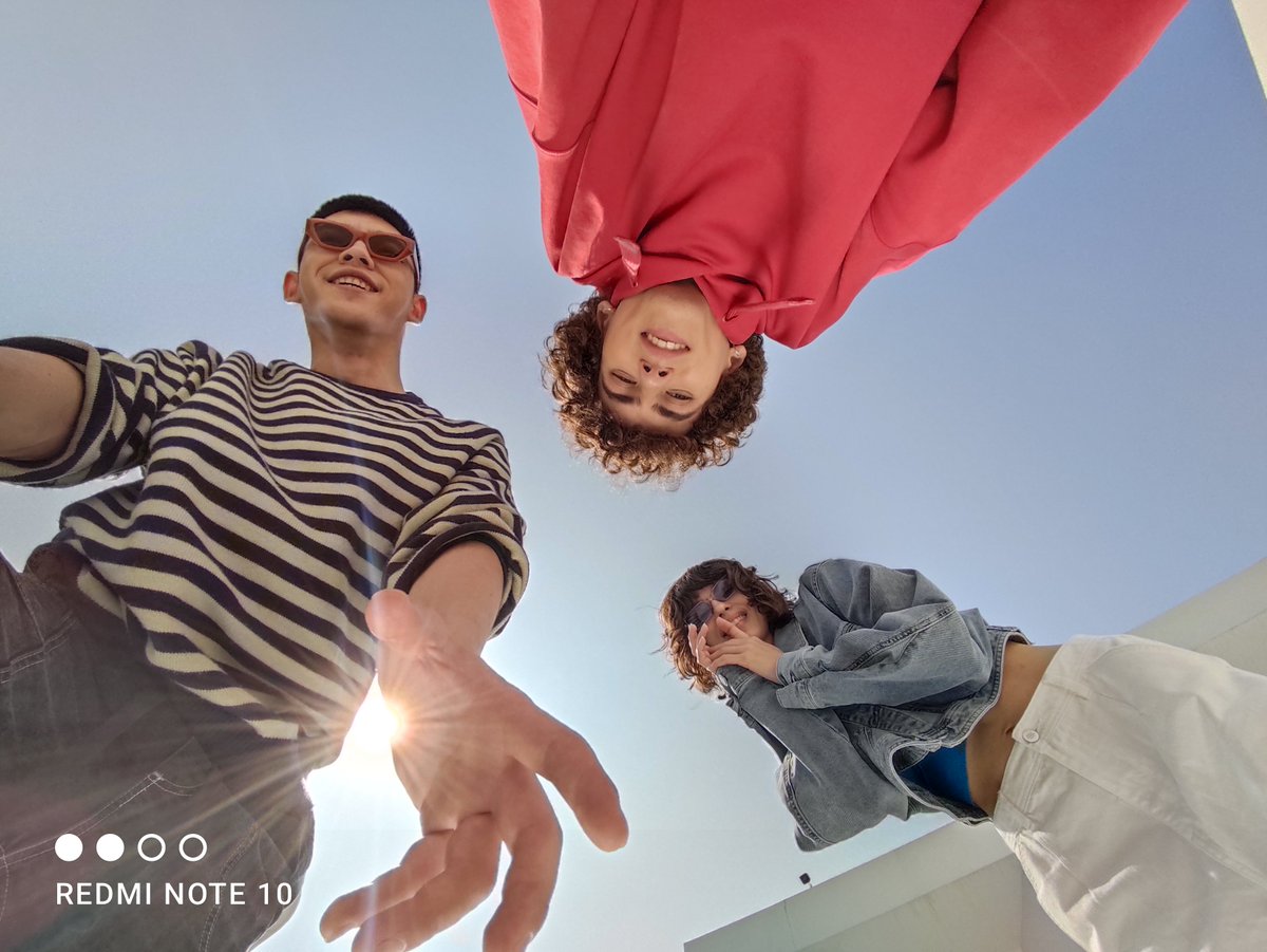 Xiaomi's tweet image. We challenge you to capture your best moments with a different perspective! 

#LiveToCreate fun and creative photos with the #RedmiNote10 ultra-wide angle camera. 

#AMOLEDExplorer