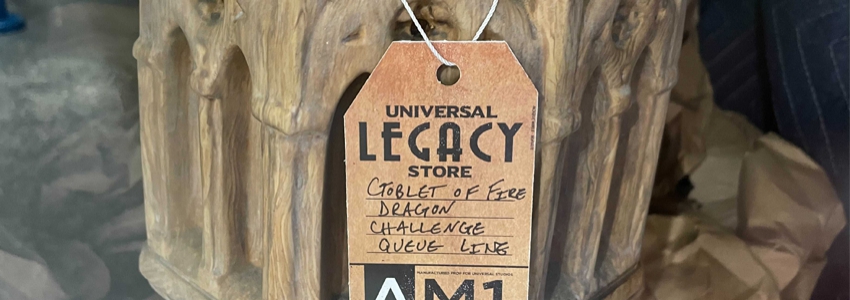 HarryLatino's tweet photo. Universal exhibe otros artefactos del pasado de #HarryPotter en la nueva tienda de CityWalk Orlando https://t.co/FhTApM1ZaS https://t.co/CYhGdjMitK