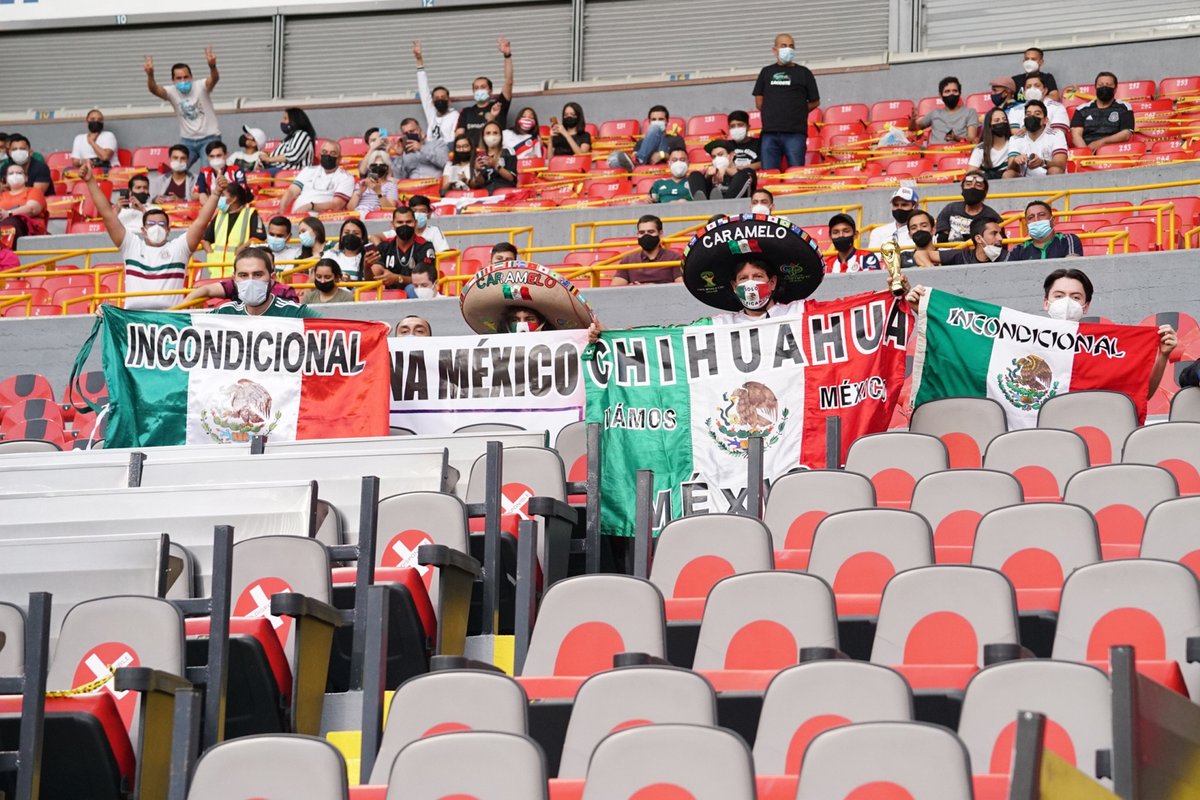 ¡Gracias, Incondicionales! 💚
Su apoyo y buen comportamiento fueron fundamentales. 🙌🏻

Sigamos trabajando juntos, los esperamos en la final.

#Olímpica | #FMFporNuestroFútbol