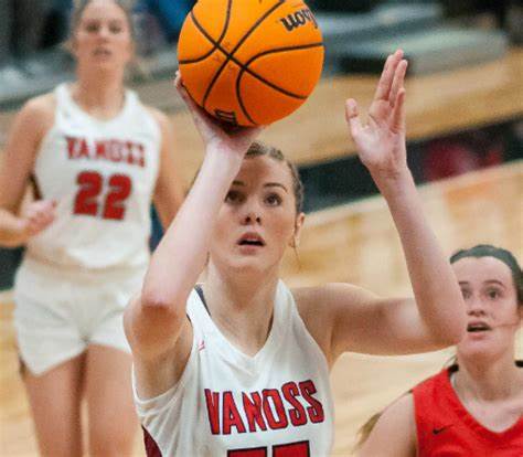 Shout out to Vanoss #OKPreps Emrie Ellis who finished her high school career with 1727 points, 1133 rebounds, 400+ blocks &amp; 395 assists.   Emrie also led her team to the Class A State Title game this season &amp; a 26-1 record.  Welcome to the #OK1500PointClub Emrie!

<a href="/EllisEmrie/">emrie ellis</a>