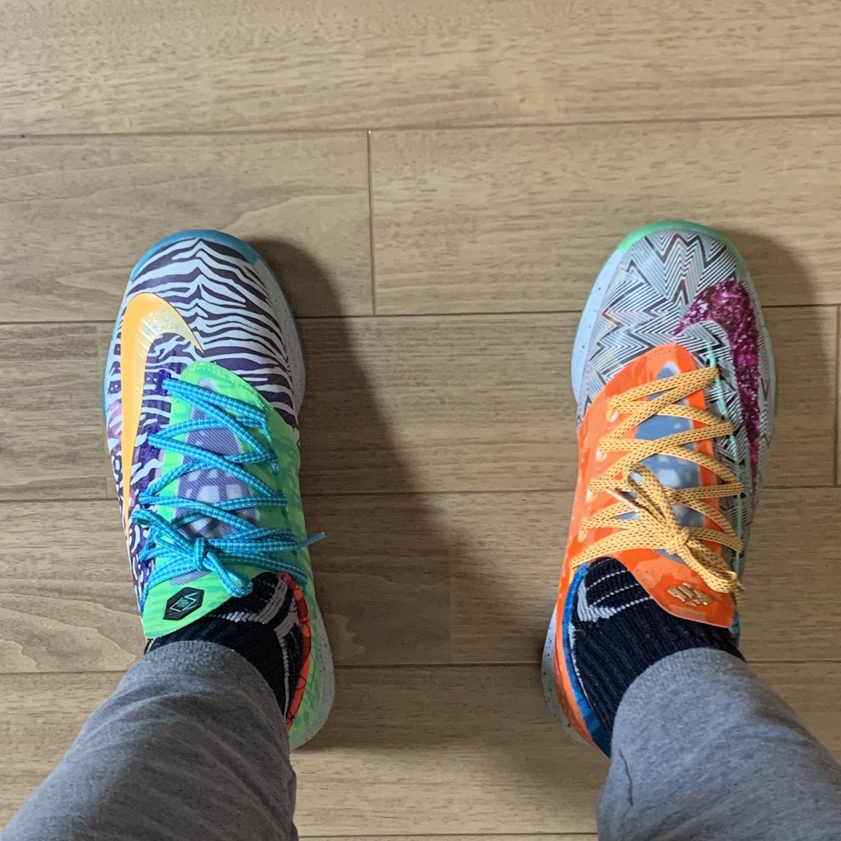 ASTERKICKS's tweet photo. スタンディングデスクの足元👟

#nike
#KD6
#KDVI
#KD6WhatTheKD
#WhatTheKD
#WhatThe https://t.co/DS2lSi8m9i