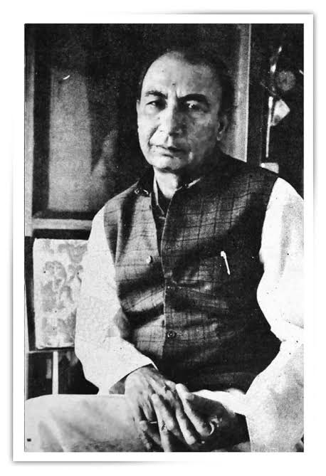gulrayys's tweet photo. @mahrukhinayet @rekha_bhardwaj @anniezaidi @MohnaAnsari @shillpiasingh @madversity @YRDeshmukh @atiyaz @radhacharandas @anjujuneja @DeeptaNagpal @cricketwallah 

Naye Adab Ke Memaar Devendra Satyarthi by Sahir Ludhianvi ( Concluding P... https://t.co/DnCBXkycQD via @YouTube https://t.co/UztLVS4z6L