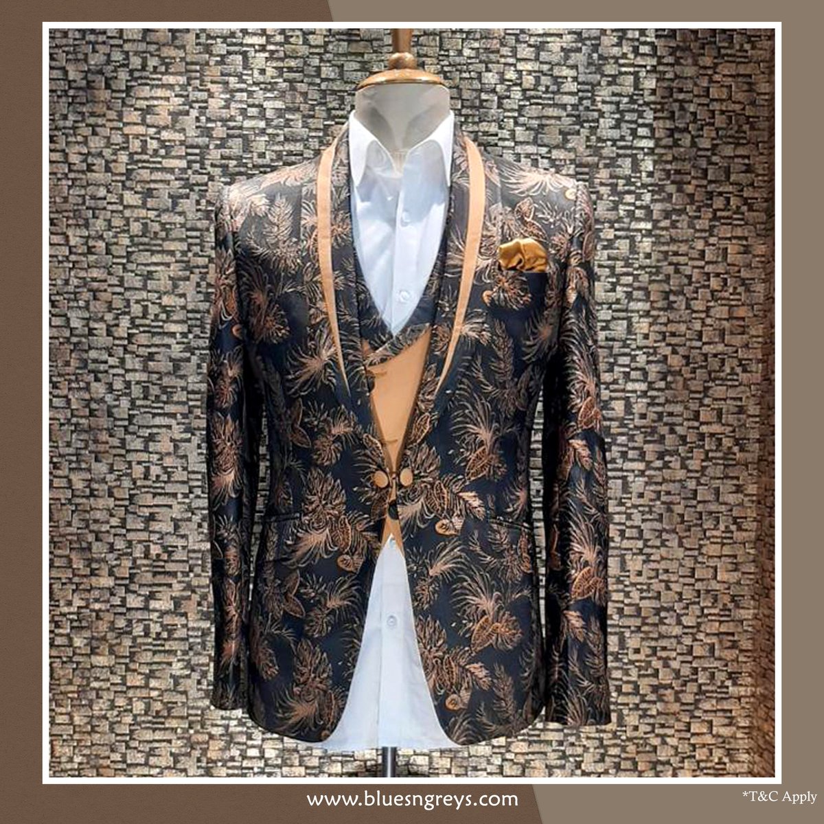 bluesngreys's tweet photo. This modern Printed Partywear Tuxedo Suit For Men by BluesNGreys can be yours coz we are offering it under the irresistible deal of under ₹15,000/- [*T&amp;C Apply], To give a structured fit for a clean and sharp silhouette. #Bluesngreys #SpringSummerCollection #offer https://t.co/BYayC2UqPQ