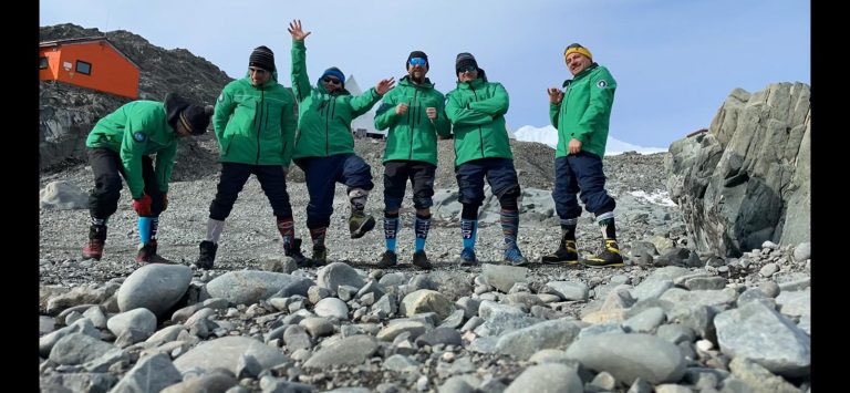 The 28th Bulgarian Mission to Antarctica wears our Stinky Socks while exploring the South Pole. <a href="/elonmusk/">Elon Musk</a>, how we could get our <a href="/StinkyFamily/">Stinky Socks</a> sock on Mars with the <a href="/SpaceX/">SpaceX</a> ? stinkyfamily.com/bulgarian-anta…