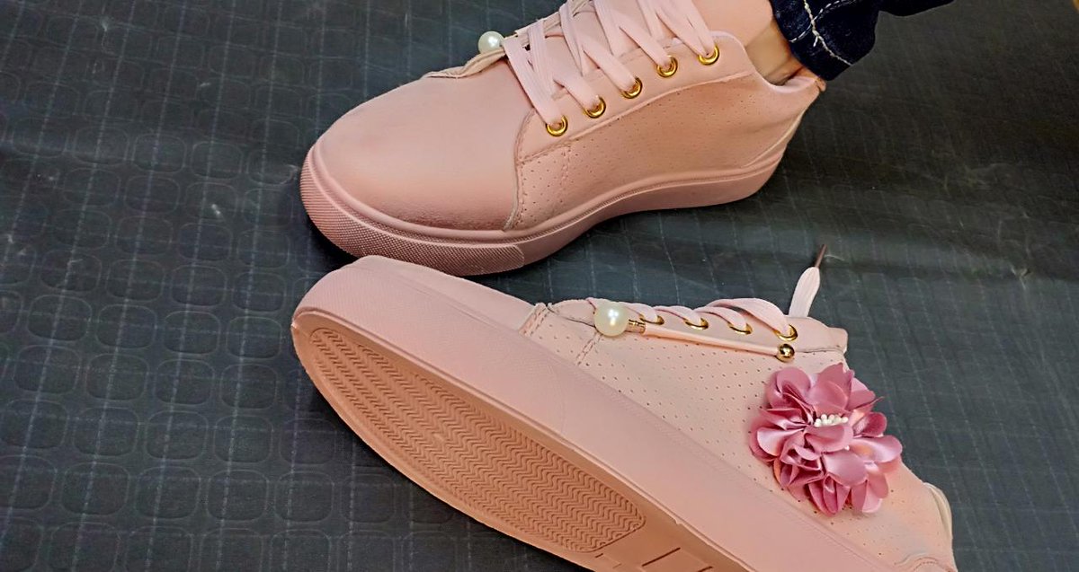 RackeyShoes's tweet photo. Quality ladies shoes for only 1599/=. Free delivery and payment is on delivery. Call/WhatsApp us on 0796539265 to place your order. https://t.co/VkmHNaZHJG
