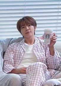 icedhyuk's tweet photo. Donghae:
- Starbucks ambassador???
- are these pjs or just a flannel &amp; pants set
- the type to post on SNS #hardworkday after grabbing coffee even though he JUST got to work
- has stronger aesthetics than you so just give up
- impeccable bangs at all times https://t.co/CchUoNKWt0