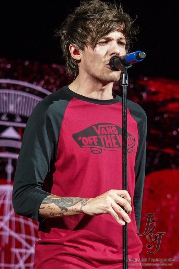 LOUISARCHlVE's tweet image. 